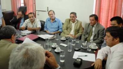 "Tienen que entender que no se puede seguir con la fiesta de ellos"