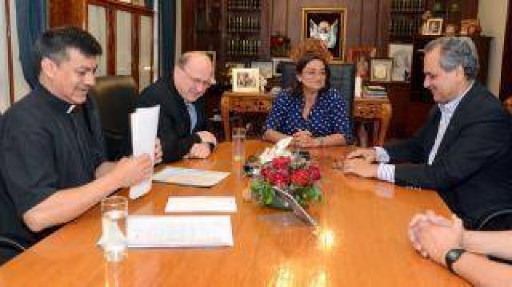 El Obispo present� a la Gobernadora las conclusiones de la reuni�n mantenida con los trabajadores