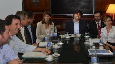 Farah rescat� el �ltimo encuentro entre empresarios locales, Bossio y agentes de financiamiento