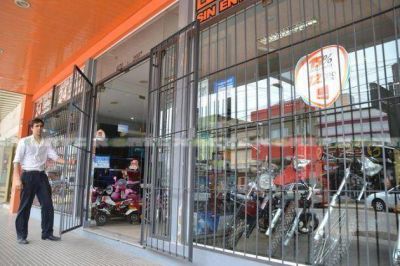 S�enz Pe�a: Comerciantes se blindaron ante rumores de saqueo