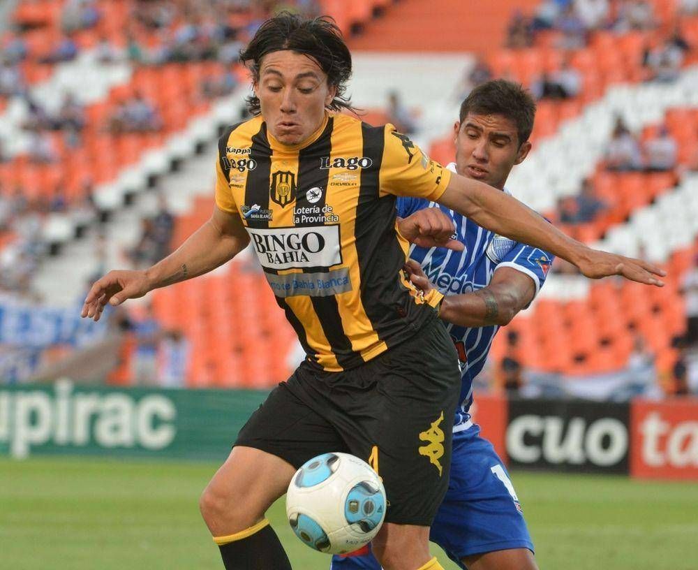 Dicen que el jugador de Olimpo Lug�ercio es acosado por una fan�tica