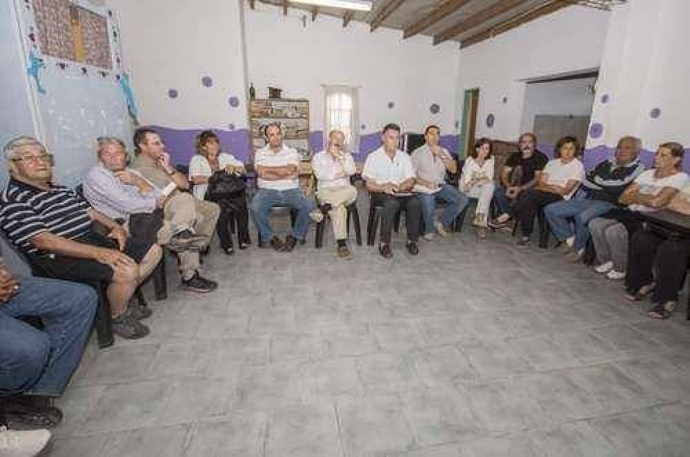 EL EJECUTIVO MUNICIPAL SE REUNI� CON EL PLENARIO DE COMISIONES VECINALES