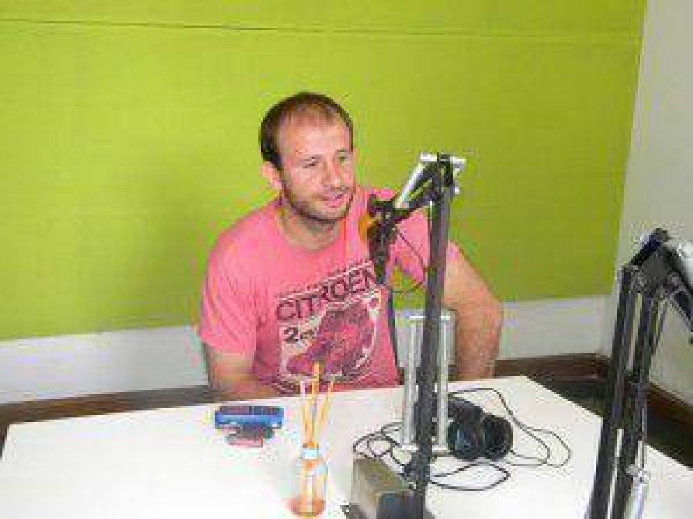Pablo Antonelli del grupo Imaginaria anunci� la mega muestra del s�bado y domingo