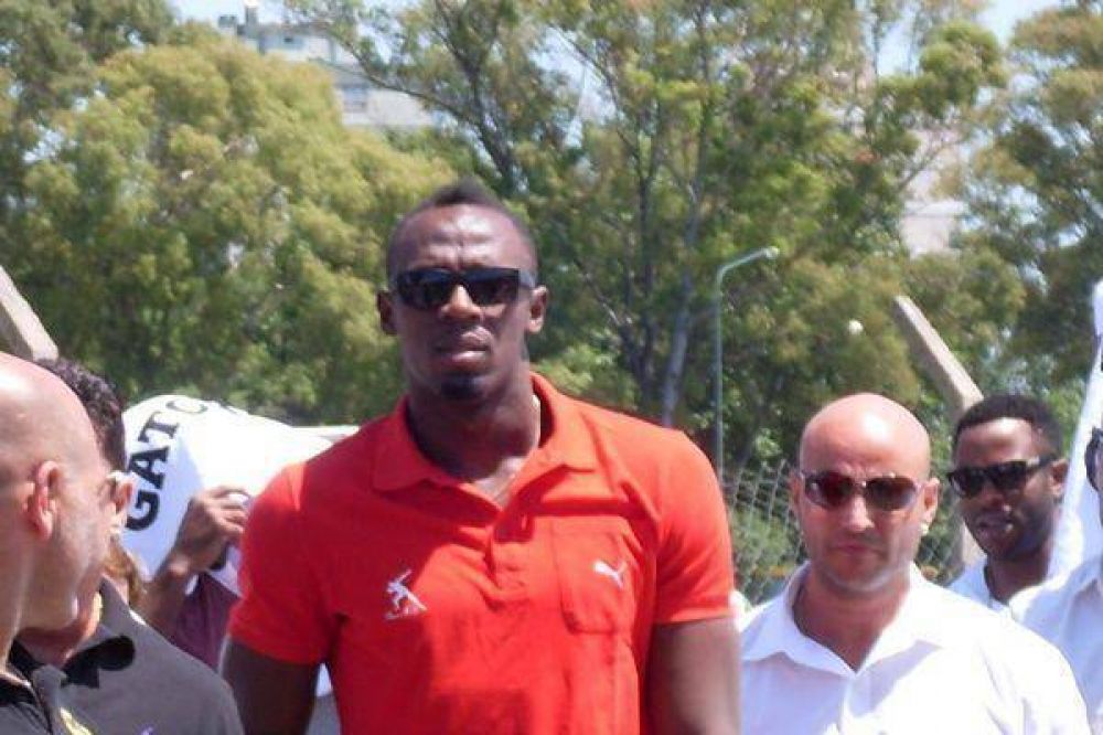 USAIN BOLT con atletas Saladillenses