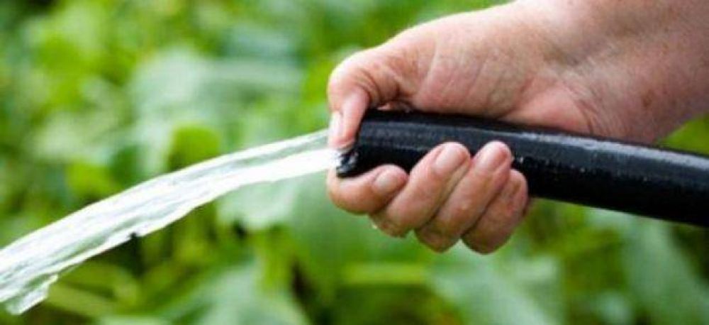 Sigue el derroche de agua potable en 25 de Mayo