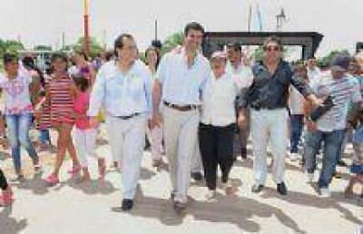 En Gaona, Juan Manuel Urtubey inaugur� la Plaza Papa Francisco