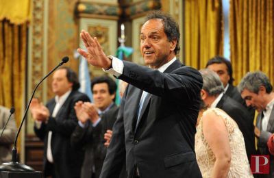 Paran m�dicos y docentes amenazan con un conflictivo 2014