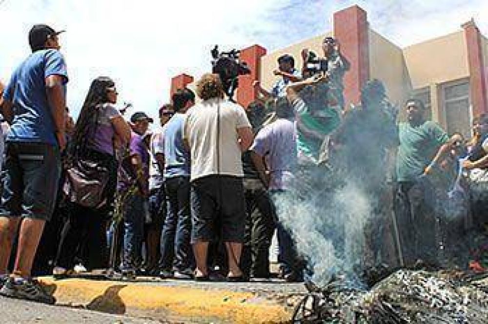Tensi�n social en Puerto Madryn, los trabajadores piden salvar Alpesca