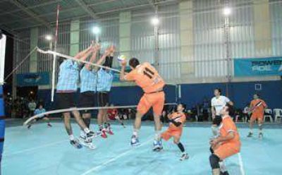 Alperovich supervis� obras en el Polideportivo de Monteros