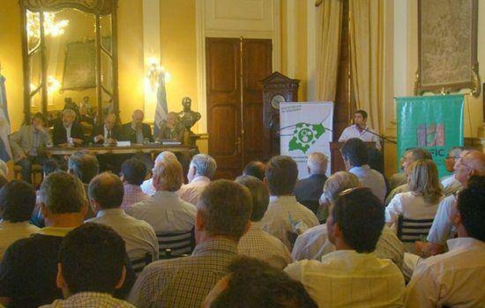 Corrientes present� su plan estrat�gico para consolidar la industrializaci�n del sector forestal