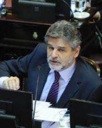 Una Secretar�a para ocuparse del tema Malvinas