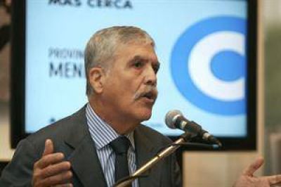 Julio De Vido acus� a Edesur de lanzar expresiones "extorsivas" y volvi� a amenazar con estatizar el servicio