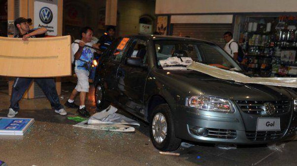 Piden indagar a los manifestantes que provocaron destrozos  