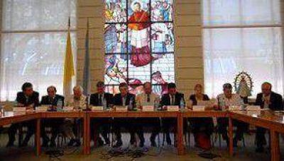 Sin k, opositores rubricaron acuerdo antidrogas con la Iglesia