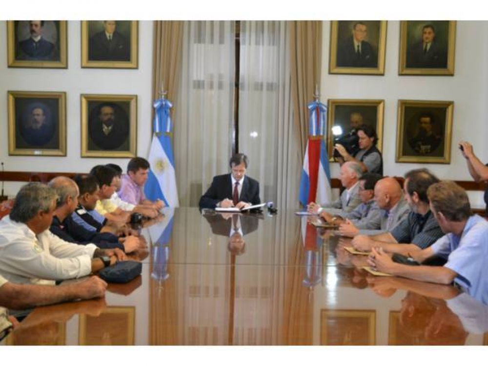 Acuerdo entre el gobierno y los Bomberos Voluntarios de Entre R�os