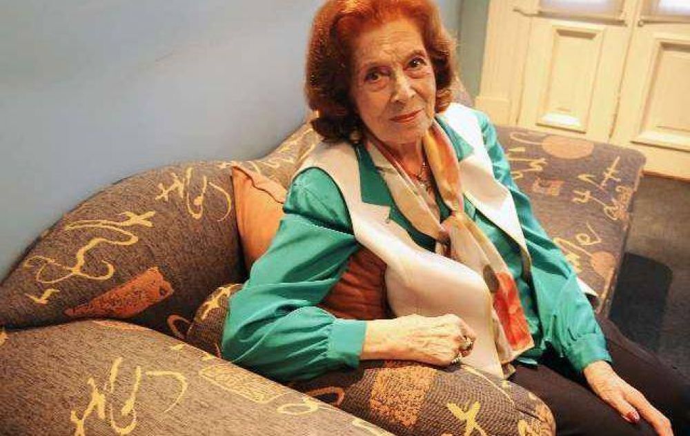 A los 102 aos, muri la cantante y actriz Nelly Omar