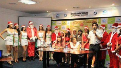 �Megadesfile de Navidad� en la plaza principal de la ciudad de Famaill�