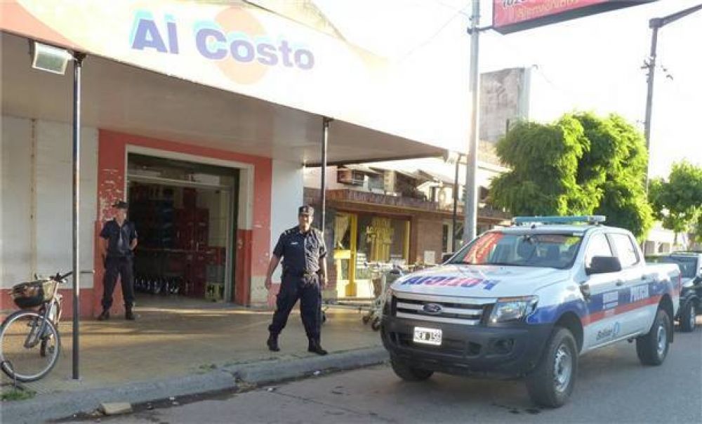 Protegen locales en Bol�var por temor a saqueos