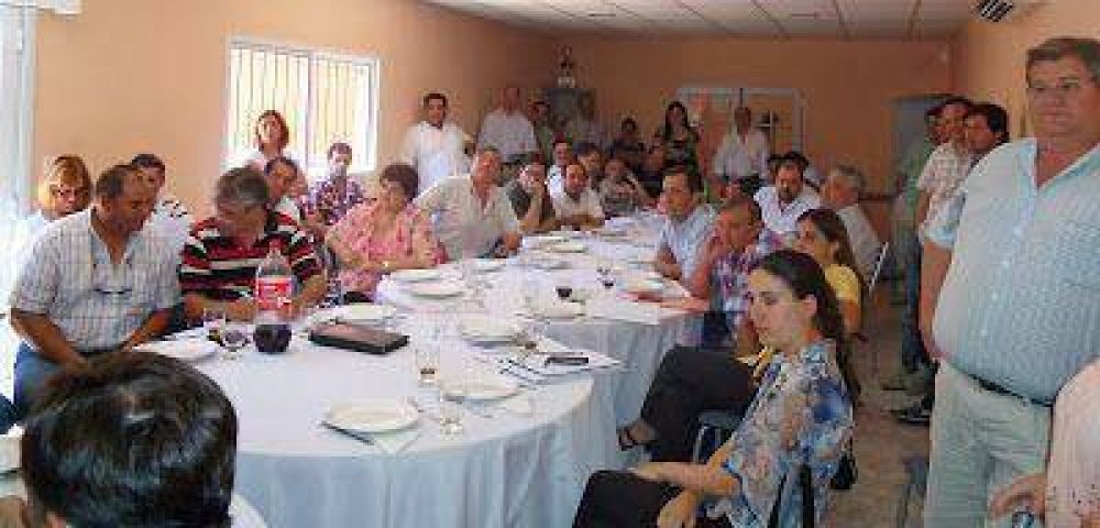 Sin bahienses, se conform� la Red de Concejales y Consejeros Escolares del Massismo en la sexta secci�n