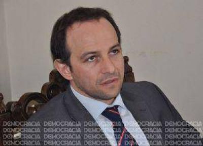 Piden que la Justicia resuelva si la tasa de combustible es constitucional o no