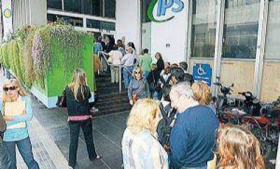 El IPS anunci� que empezar� a pagar los haberes de jubilados el jueves 26