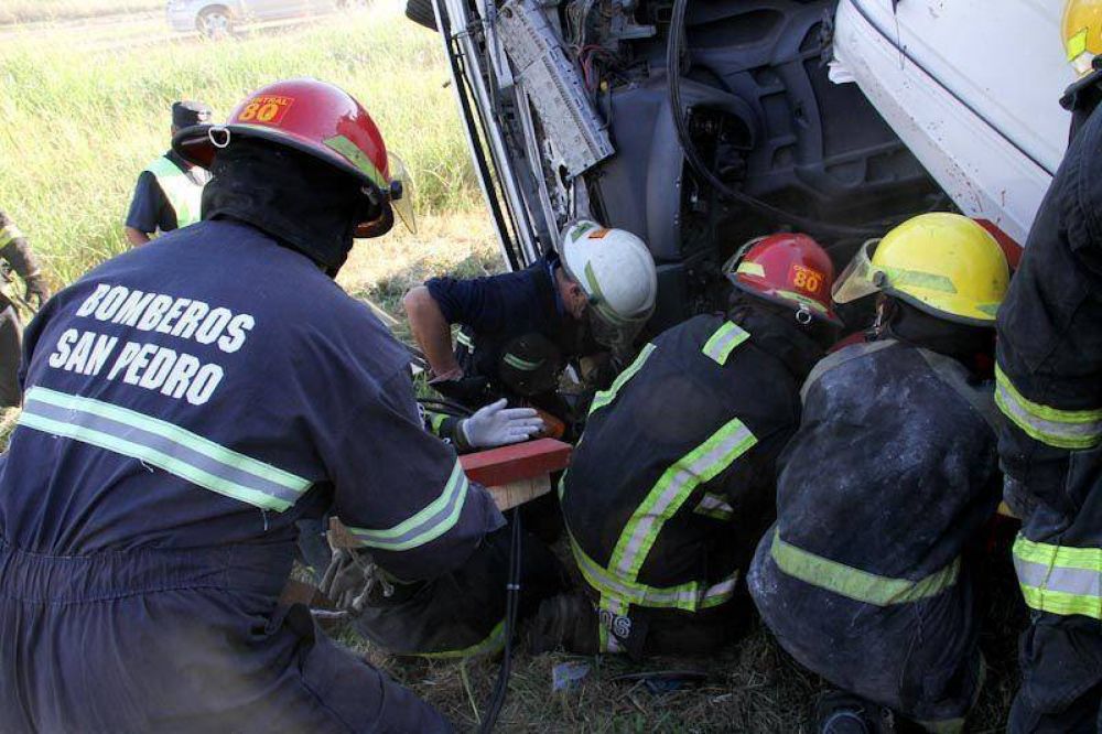 RUTA N� 9: VIOLENTA COLISI�N ENTRE DOS CAMIONES