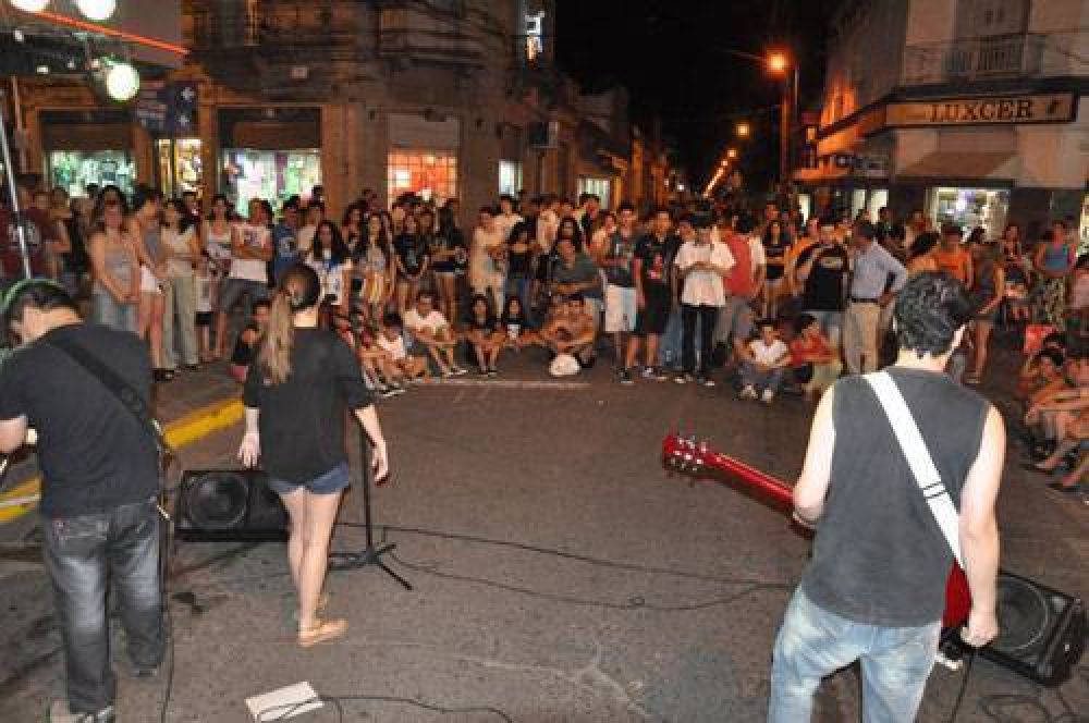 La ciudad tuvo su hora y los nicole�os la acompa�aron