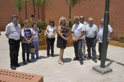 Autoridades Municipales visitaron el nuevo espacio p�blico de Av. Rocca y G�emes  