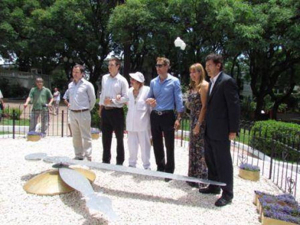 Se puso en marcha el renovado reloj floral de San Isidro 