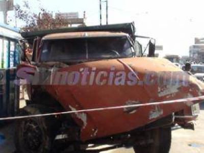 El tren San Mart�n embisti� a un cami�n a la altura de Balb�n