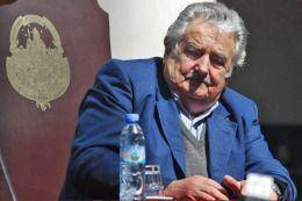 El ministro de Econom�a de Uruguay present� su renuncia por el caso Pluna
