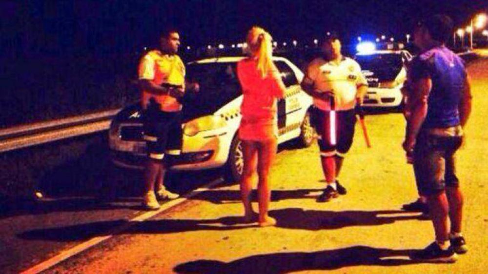 Arrestaron a los polic�as que se sacaron fotos con Wanda Nara