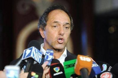 Scioli breg� por la "paz social" y destac� "el comportamiento ejemplar de la gente"