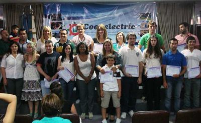 Nuevos egresados del Centro de Estudios Universitarios de Coopelectric