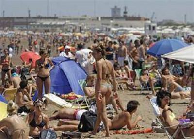 En Mar del Plata ya toma color la temporada con miles de turistas