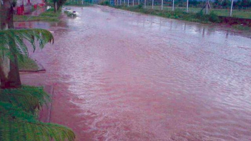 Vecinos de La Merced piden que se act�e para evitar inundaciones en rutas 68 y 21