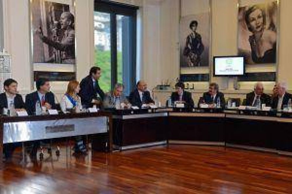 Con la mira en las paritarias, Gobierno re�ne ma�ana a empresarios y sindicatos