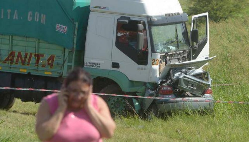 Cuatro muertos en una terrible colisi�n