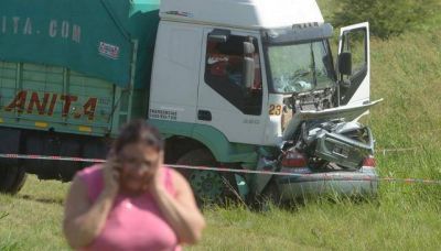 Cuatro muertos en una terrible colisi�n