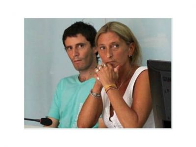Crimen complejo aclarado por huellas en los precintos