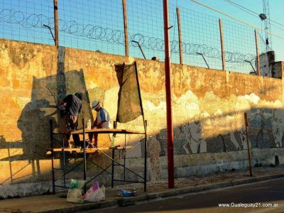 Construyen uno de los murales de mosaico m�s grandes del pa�s