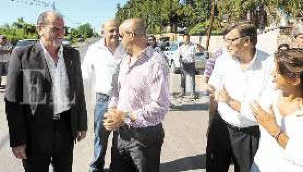 En enero estar� concluido el asfaltado del Acceso Norte