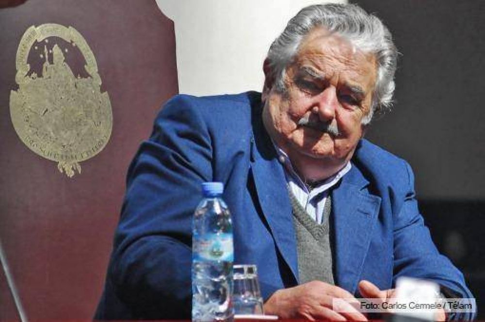El ministro de Econom�a de Uruguay renunci� y piden su procesamiento