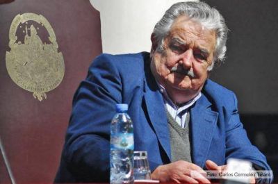 El ministro de Econom�a de Uruguay renunci� y piden su procesamiento