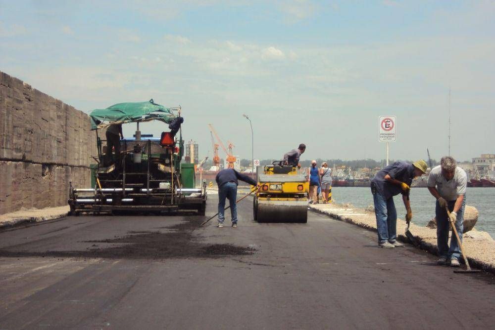 La Escollera Sur, pavimentada a nuevo para esta temporada