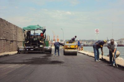 La Escollera Sur, pavimentada a nuevo para esta temporada