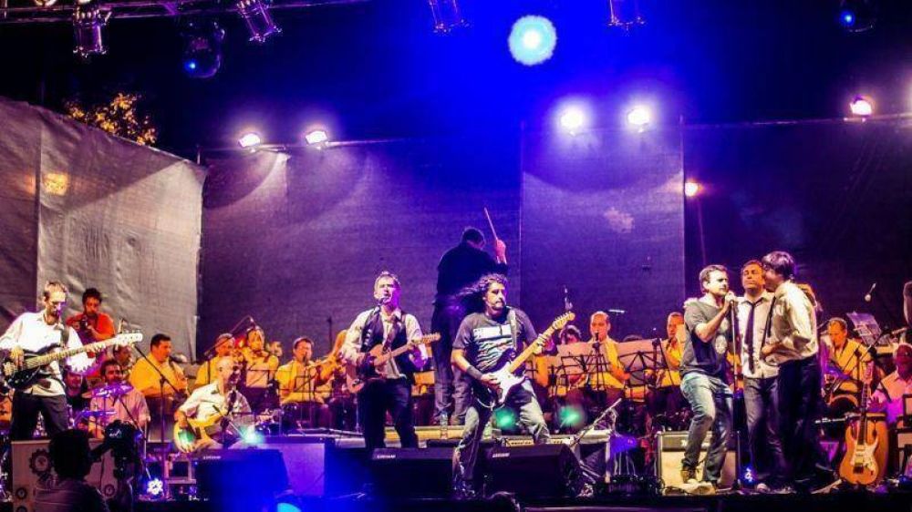 Pap� Noel anticipa la Navidad a los nenes del hospital Iturraspe