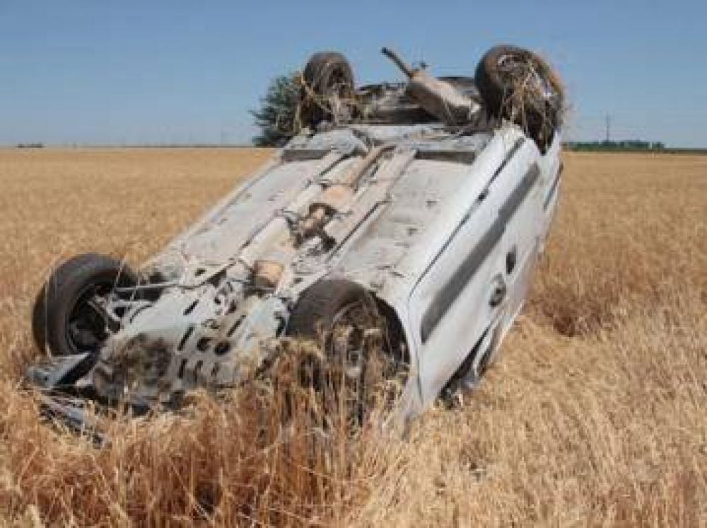 Espectacular vuelco de un utilitario cerca de Tres Arroyos