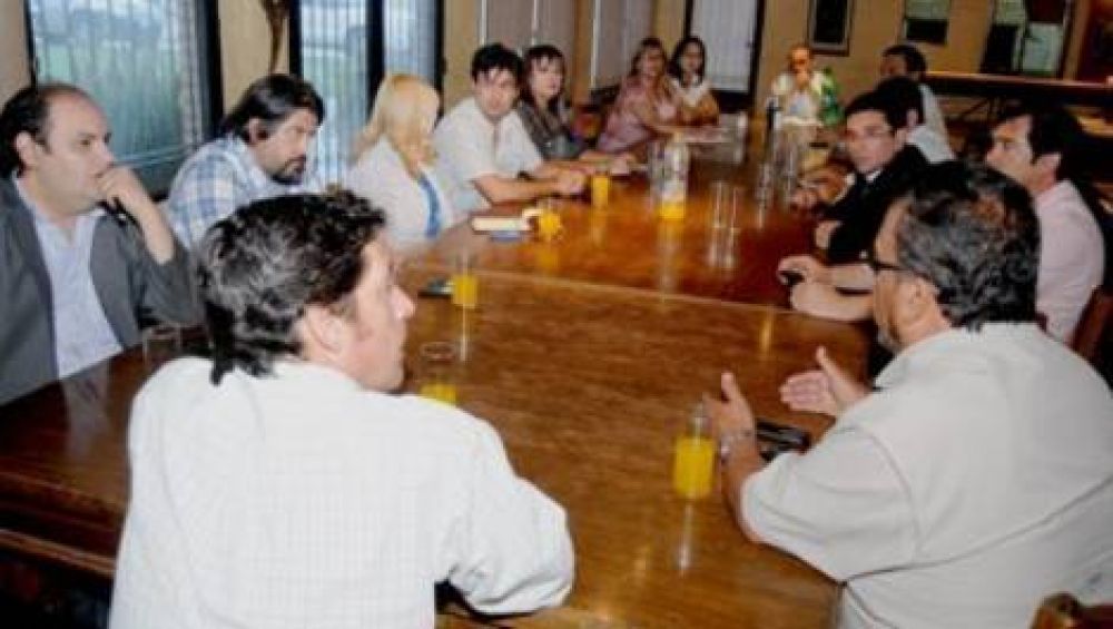 Los gremios piden entre un 40 y 45% de aumento para 2014