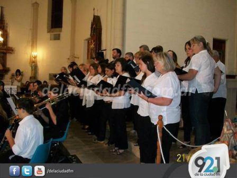 En el Templo Parroquial se realiz� un concierto sinf�nico coral